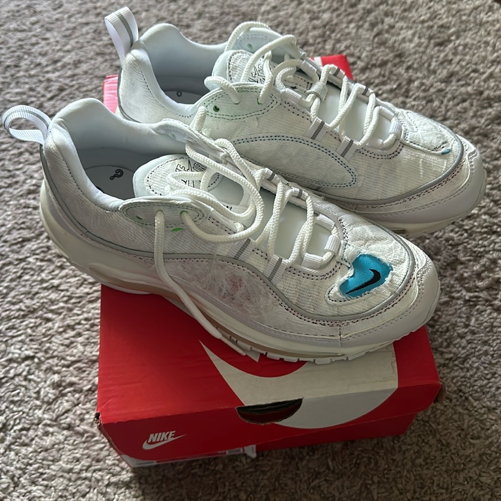 White self destruct mystery nike air max